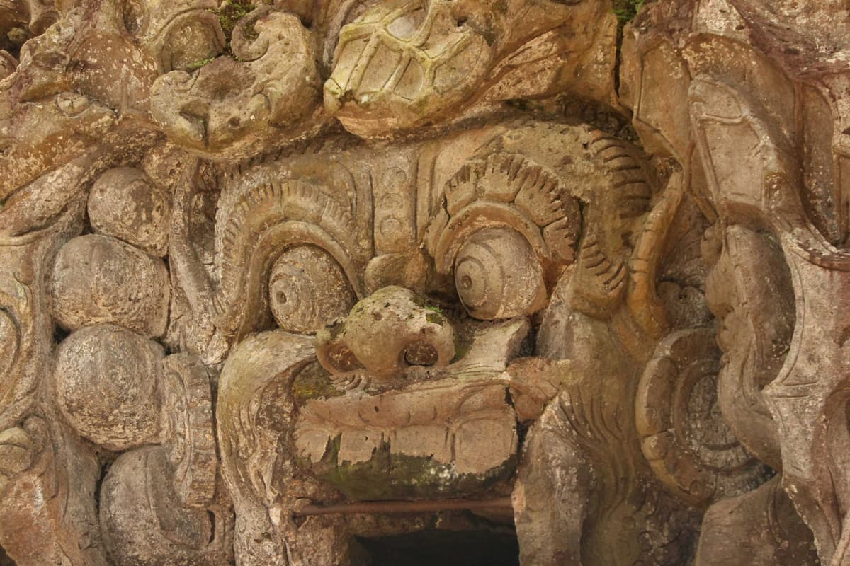 Lempuyang, Goa Lawah Temple and Virgin White Sand Beach Tour